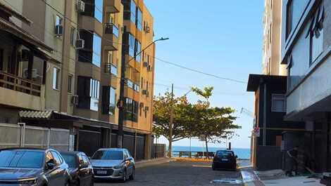 Excelente apartamento de 1 dormitorio a cuadra del mar.