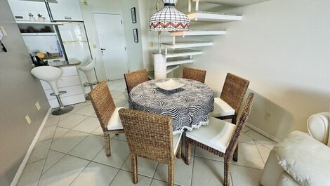 Excelente Cobertura com vista para o mar na Praia Brava.