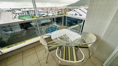 Excelente Cobertura com vista para o mar na Praia Brava.