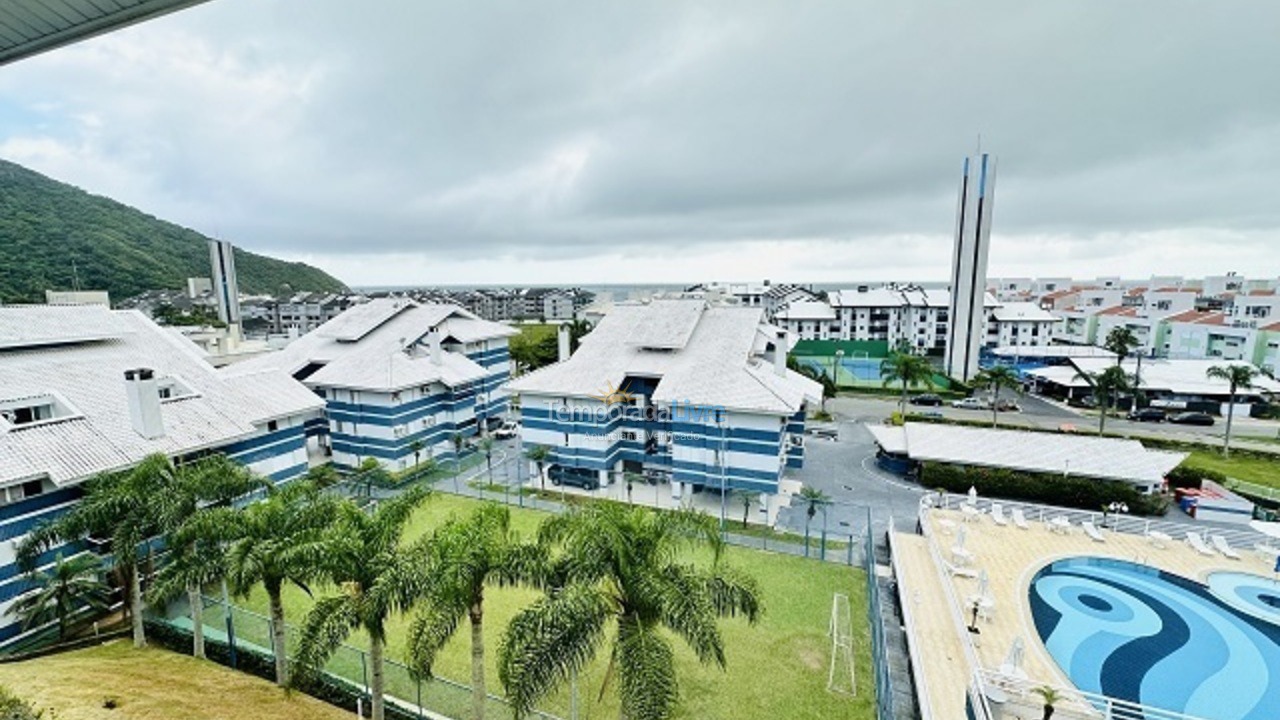 Apartamento para aluguel de temporada em Florianópolis (Praia Brava)