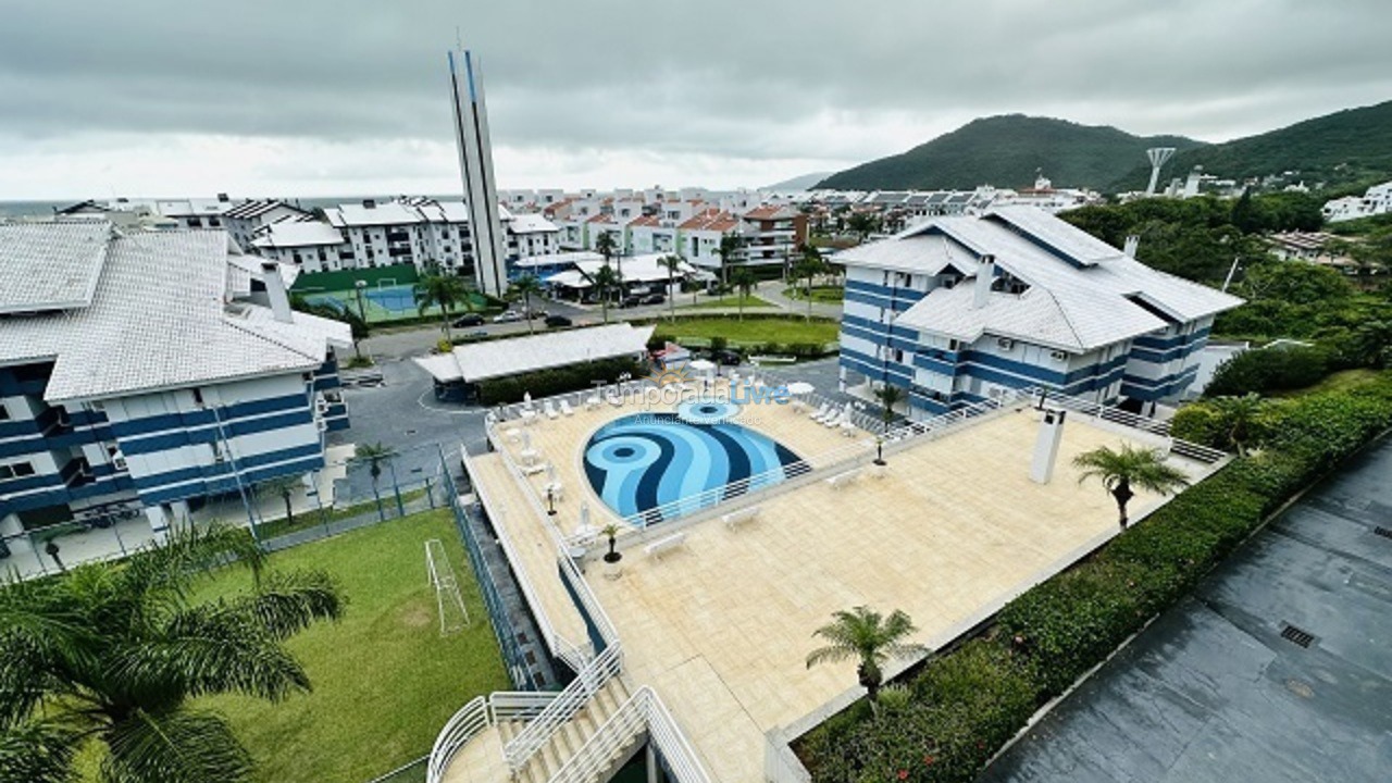 Apartamento para aluguel de temporada em Florianópolis (Praia Brava)