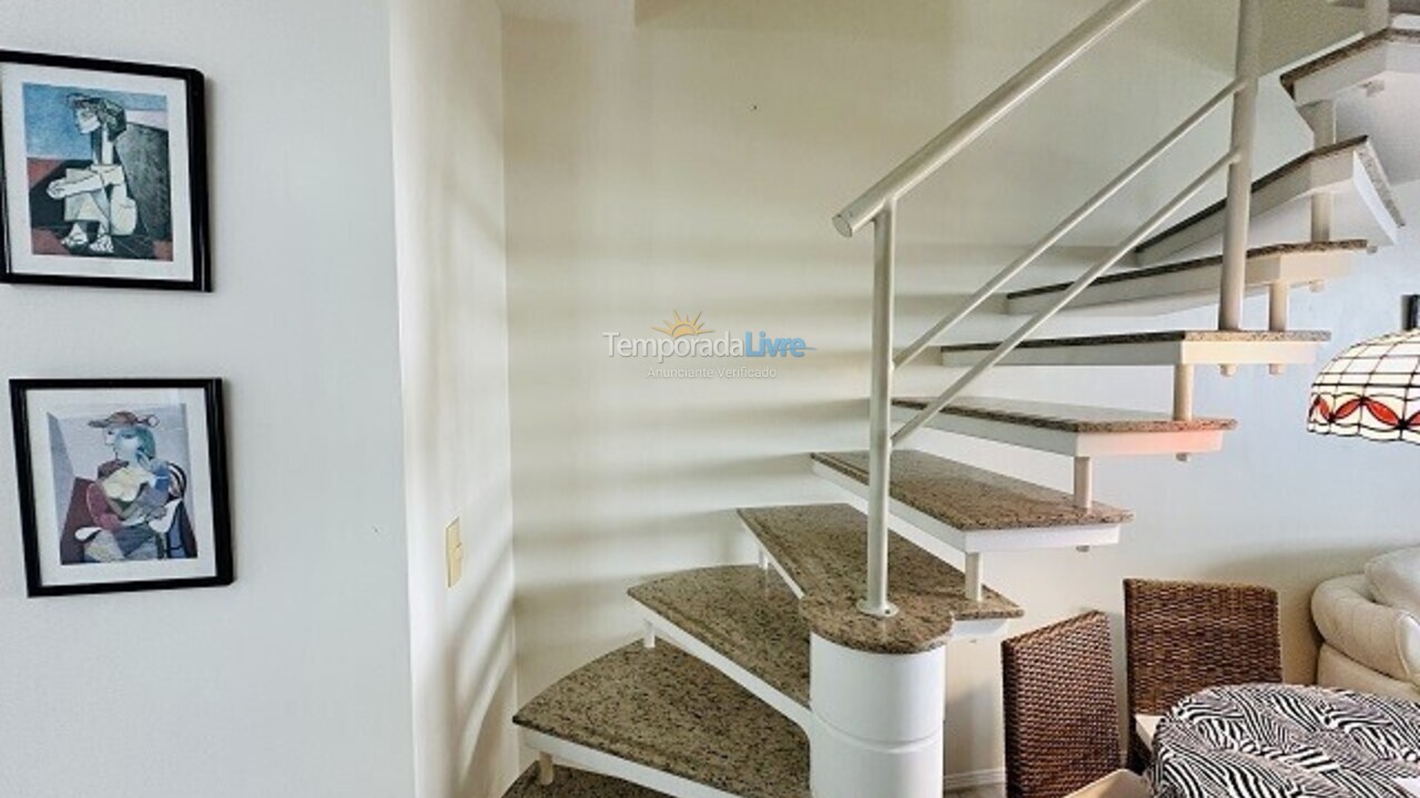 Apartamento para aluguel de temporada em Florianópolis (Praia Brava)