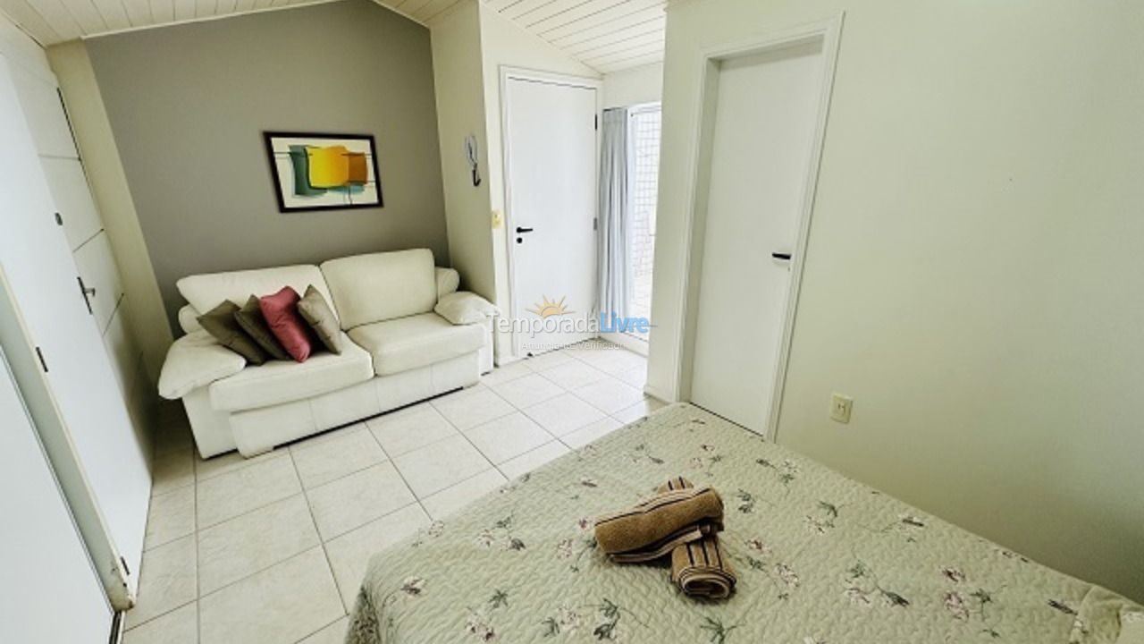 Apartamento para aluguel de temporada em Florianópolis (Praia Brava)