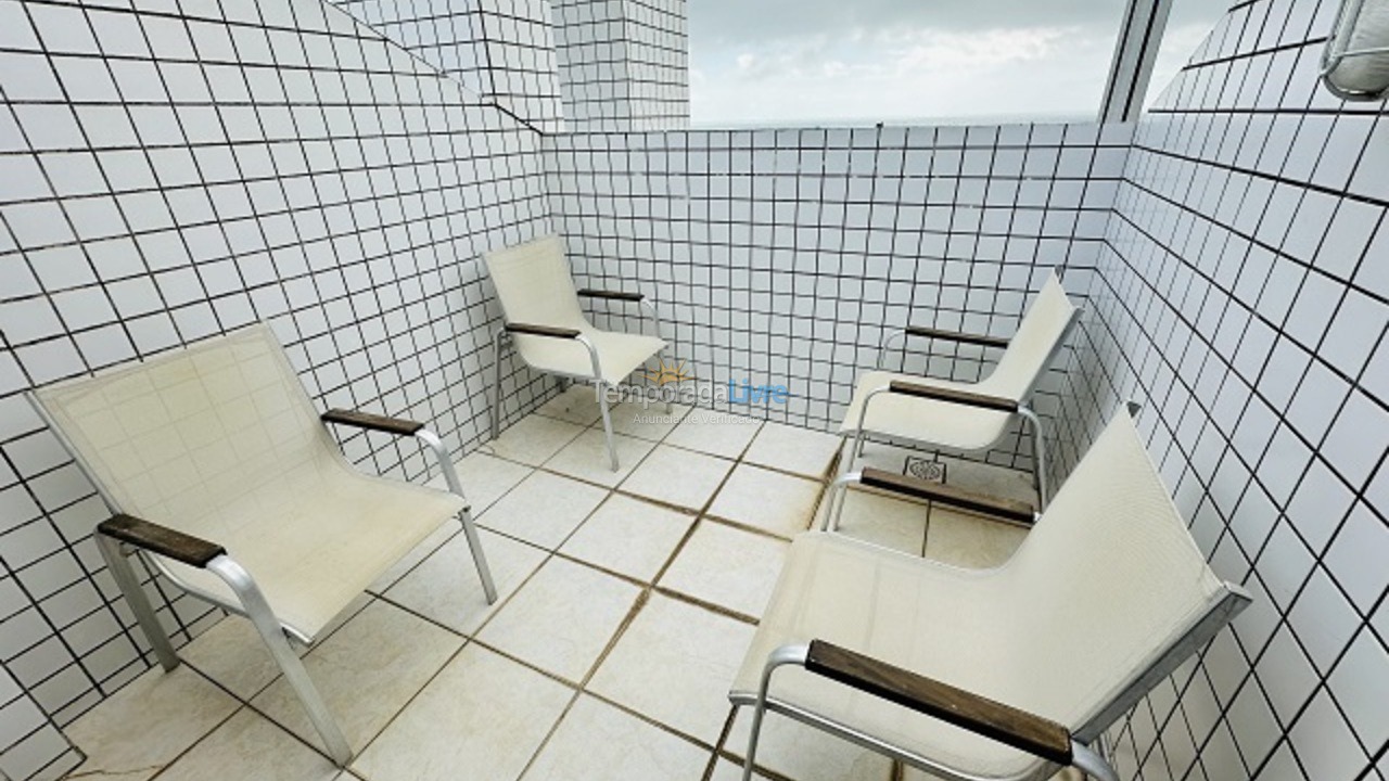 Apartamento para aluguel de temporada em Florianópolis (Praia Brava)