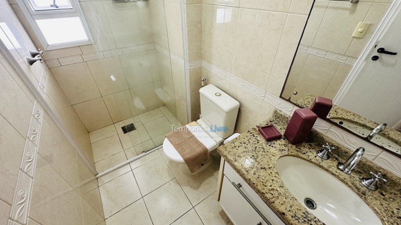 Apartamento para aluguel de temporada em Florianópolis (Praia Brava)