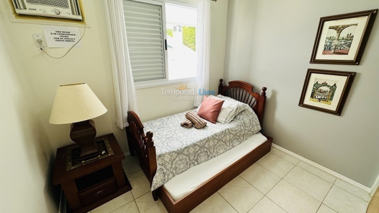 Apartamento para aluguel de temporada em Florianópolis (Praia Brava)
