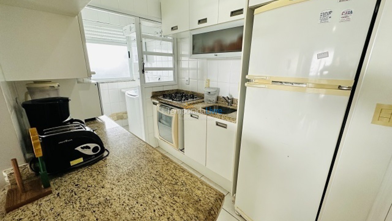 Apartamento para aluguel de temporada em Florianópolis (Praia Brava)