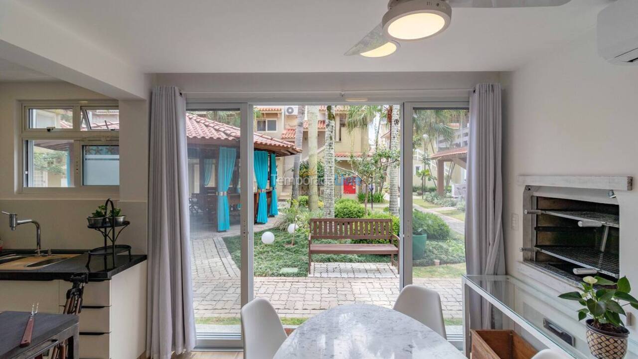 Casa para aluguel de temporada em Florianópolis (Jurere Tradicional)
