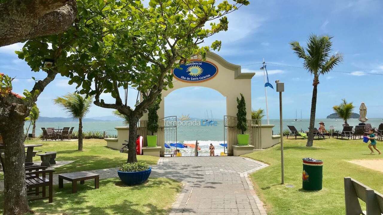 Casa para aluguel de temporada em Florianópolis (Jurere Tradicional)