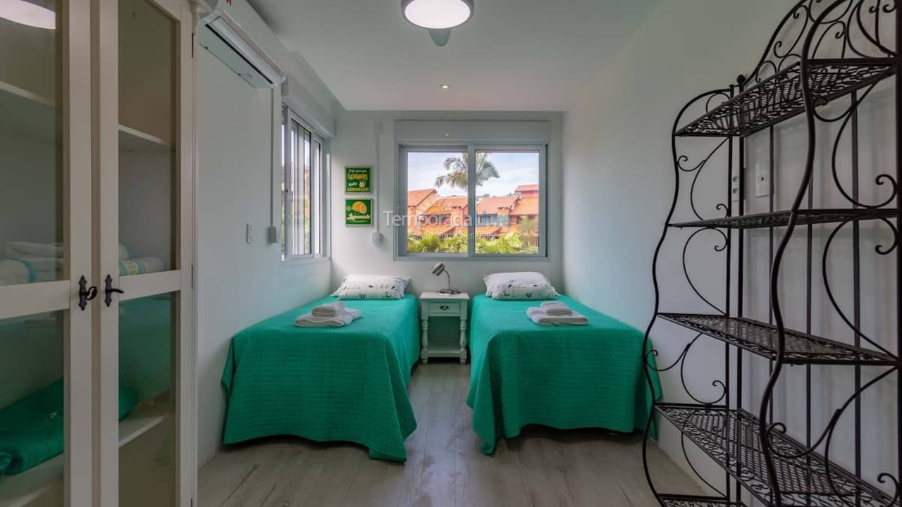 Casa para aluguel de temporada em Florianópolis (Jurere Tradicional)