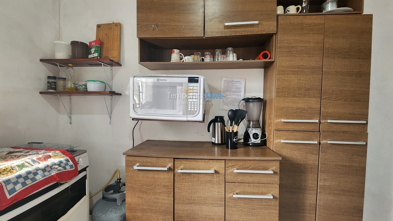 Casa para alquiler de vacaciones em Caraguatatuba (Praia das Palmeiras)