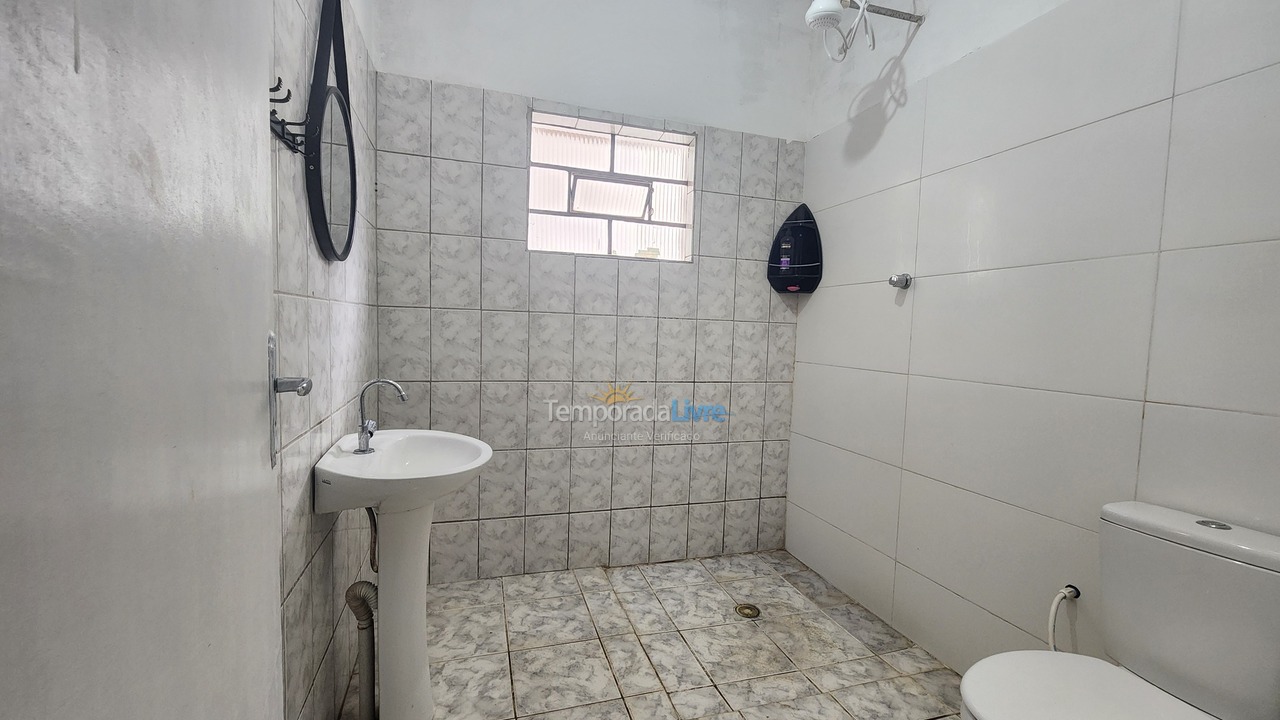 Casa para alquiler de vacaciones em Caraguatatuba (Praia das Palmeiras)