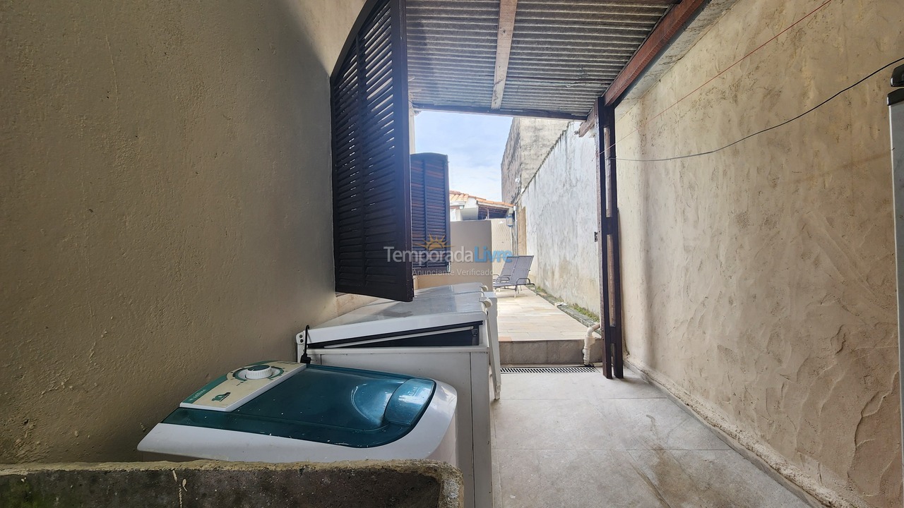 Casa para alquiler de vacaciones em Caraguatatuba (Praia das Palmeiras)