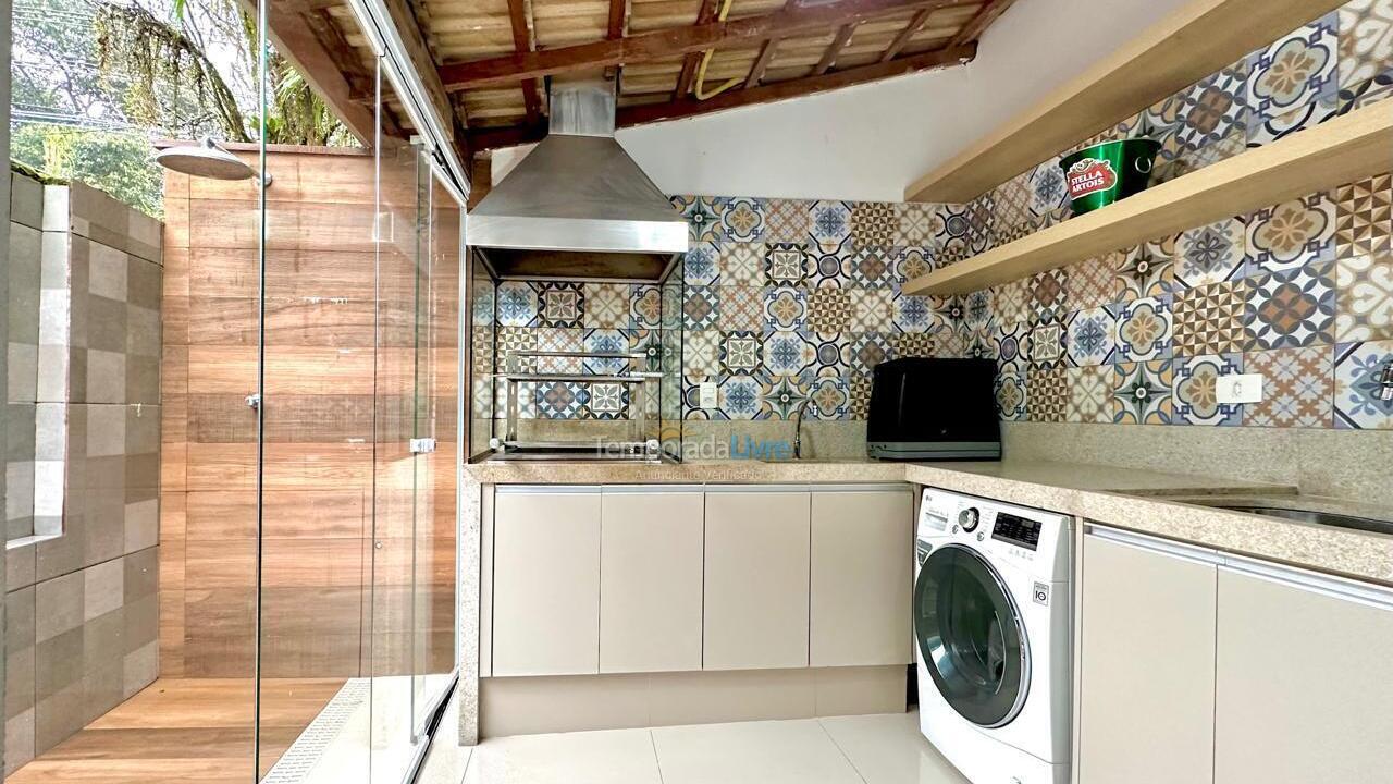 House for vacation rental in Bertioga (Jardim São Lourenço)