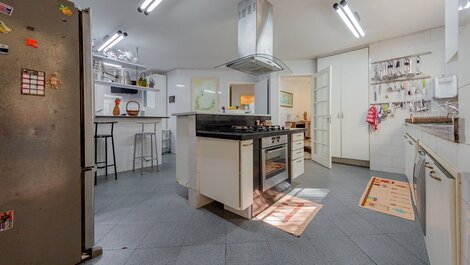 LUXOBRASIL #RJ73 Mansão Joá 04 Suites Vista Pedra da Gávea Rent...