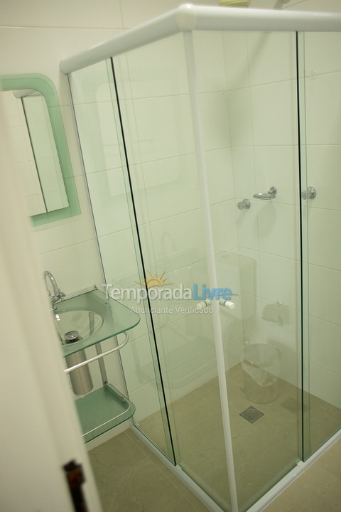 Apartamento para aluguel de temporada em Ubatuba (Praia das Toninhas)