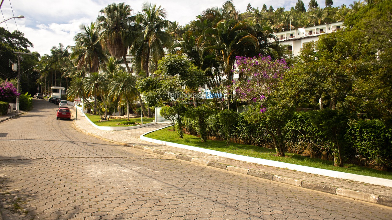 Apartamento para aluguel de temporada em Ubatuba (Praia das Toninhas)