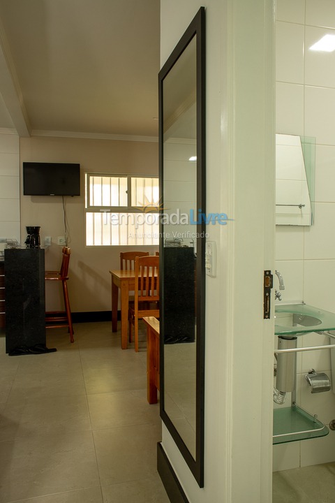 Apartamento para aluguel de temporada em Ubatuba (Praia das Toninhas)