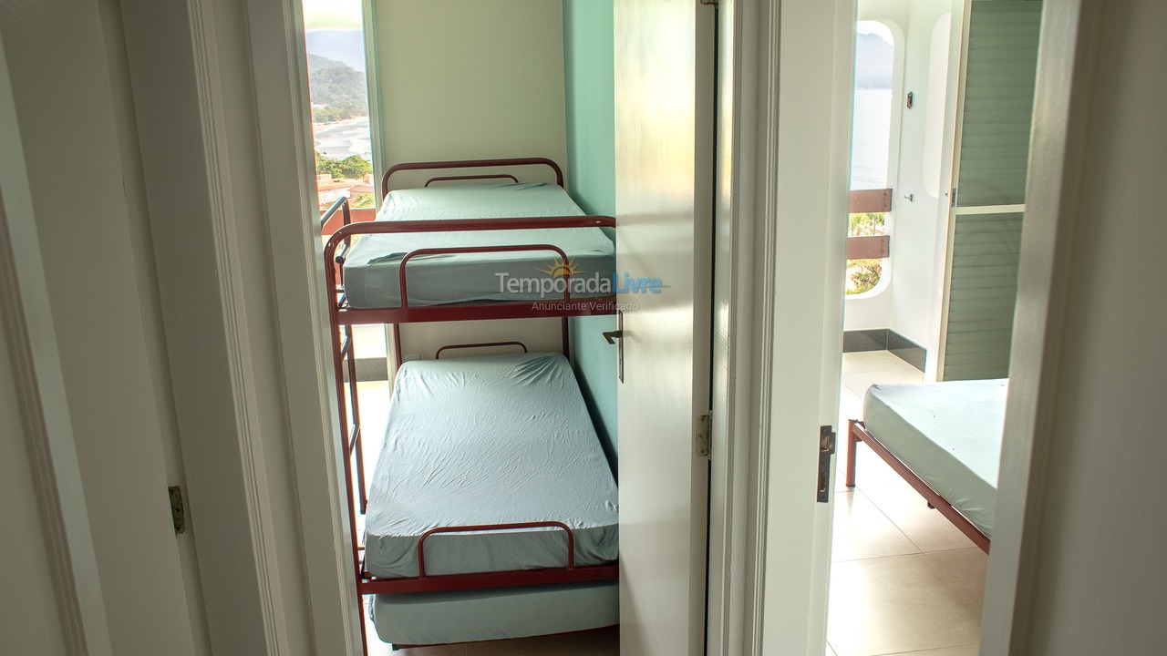 Apartamento para aluguel de temporada em Ubatuba (Praia das Toninhas)