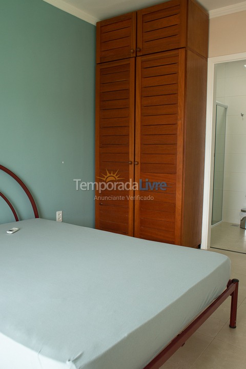 Apartamento para aluguel de temporada em Ubatuba (Praia das Toninhas)
