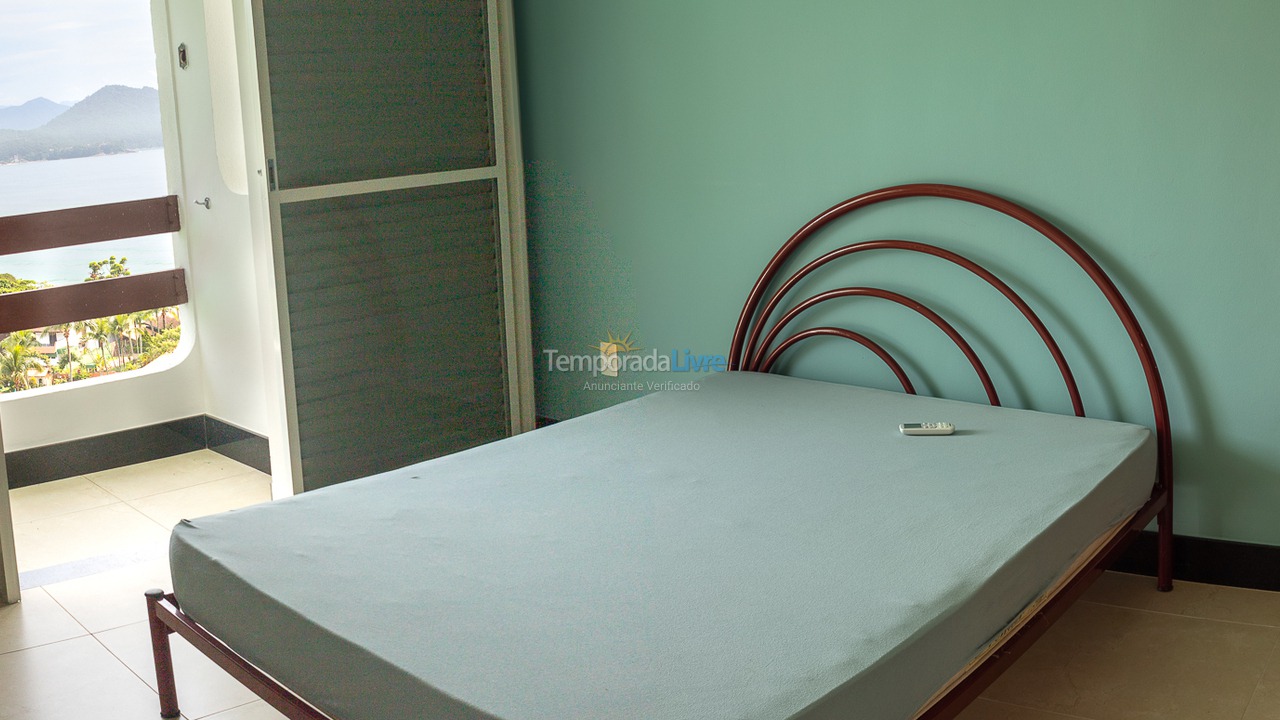 Apartamento para aluguel de temporada em Ubatuba (Praia das Toninhas)