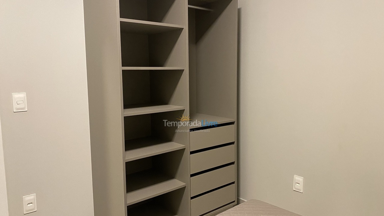 Apartamento para aluguel de temporada em Palhoça (Praia do Sonho)