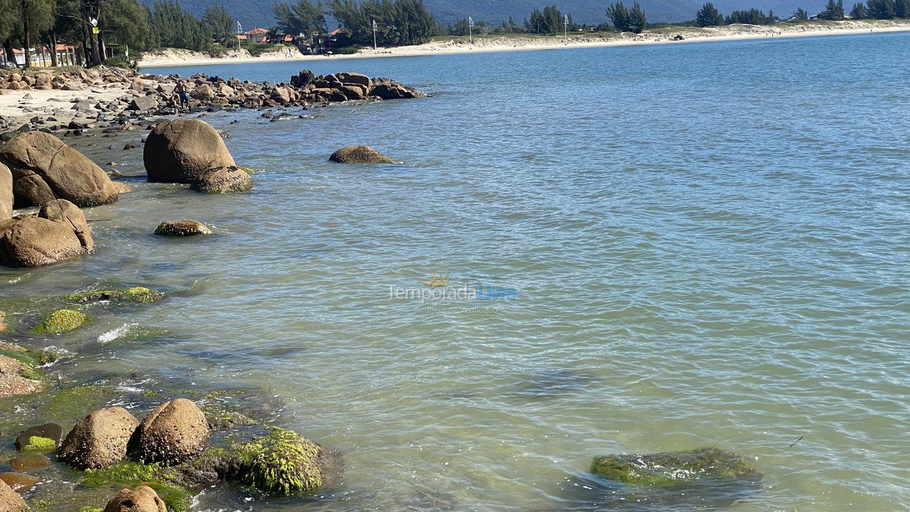 Apartamento para aluguel de temporada em Palhoça (Praia do Sonho)