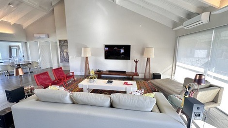 Excelente cobertura com vista para o mar na Praia Brava, Florianópolis