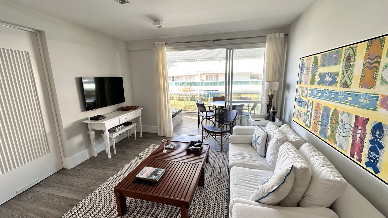 Apartamento para aluguel de temporada em Florianópolis (Praia Brava)