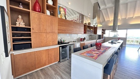 Excelente cobertura com vista para o mar na Praia Brava, Florianópolis