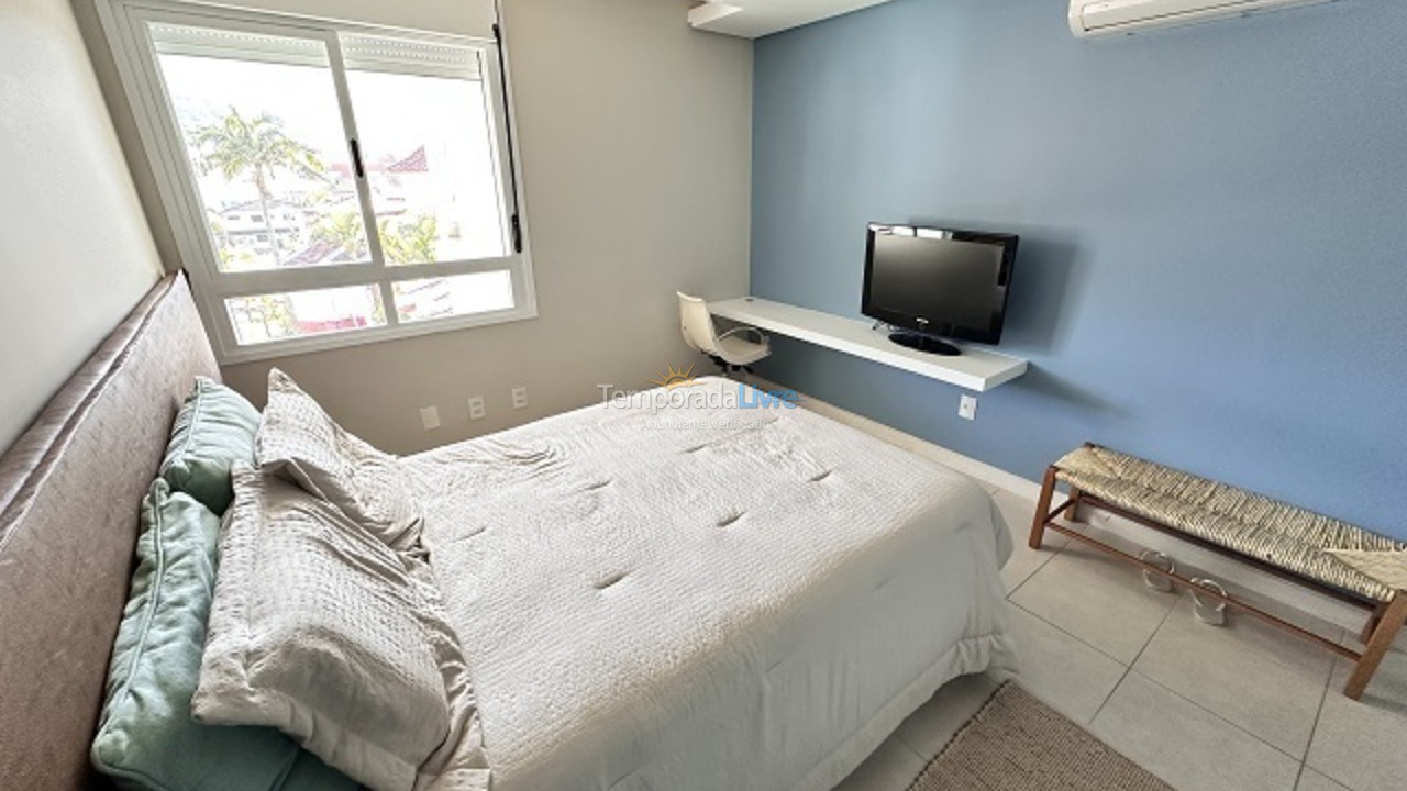 Apartamento para aluguel de temporada em Florianópolis (Praia Brava)