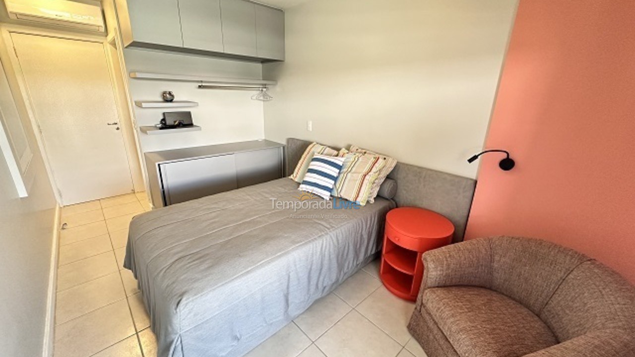 Apartamento para aluguel de temporada em Florianópolis (Praia Brava)