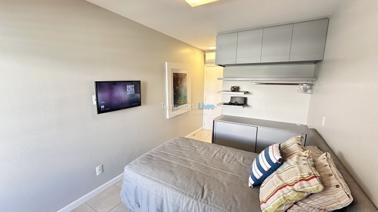 Apartamento para aluguel de temporada em Florianópolis (Praia Brava)