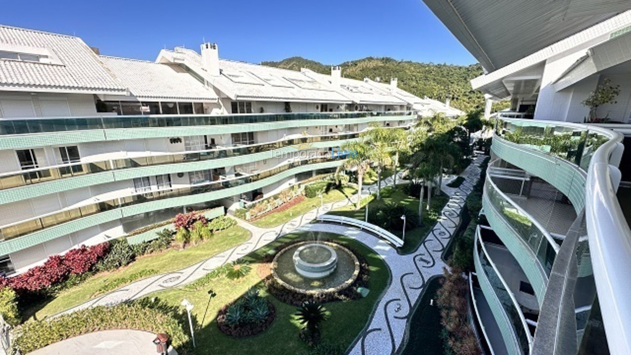 Apartamento para aluguel de temporada em Florianópolis (Praia Brava)