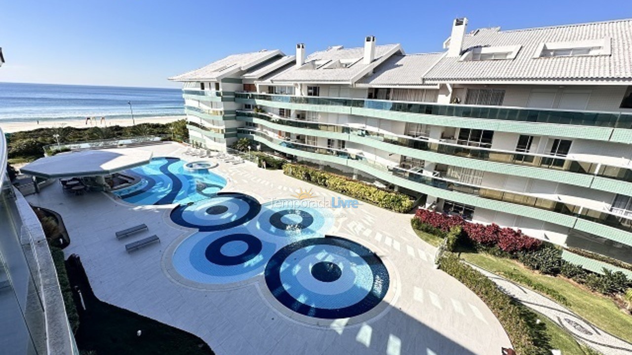Apartamento para aluguel de temporada em Florianópolis (Praia Brava)