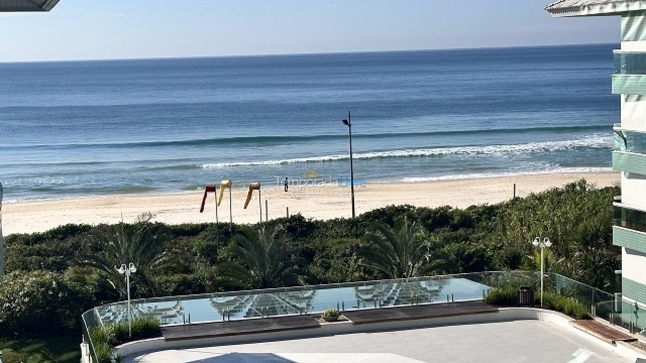 Apartamento para aluguel de temporada em Florianópolis (Praia Brava)