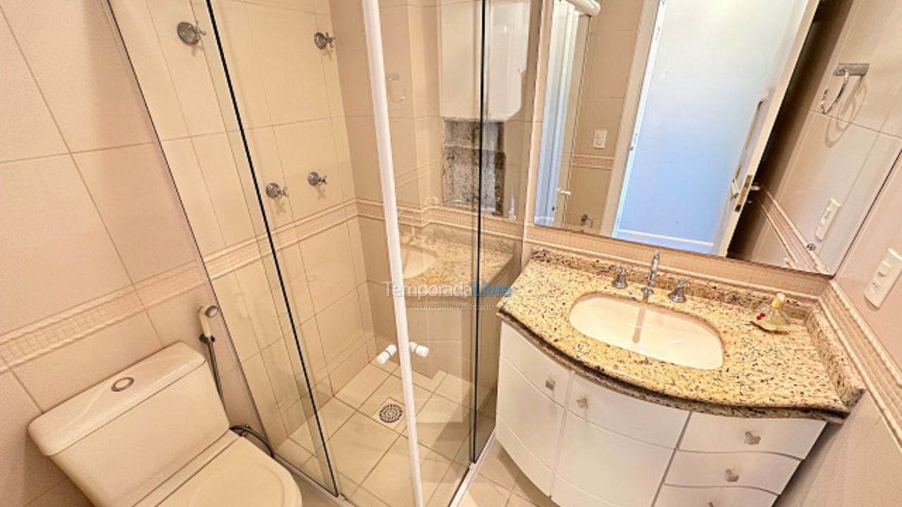 Apartamento para aluguel de temporada em Florianópolis (Praia Brava)