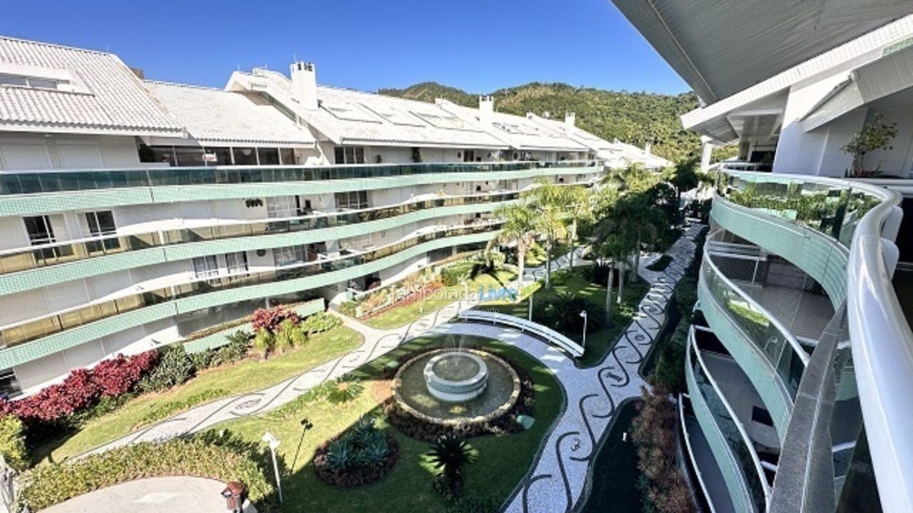 Apartamento para aluguel de temporada em Florianópolis (Praia Brava)