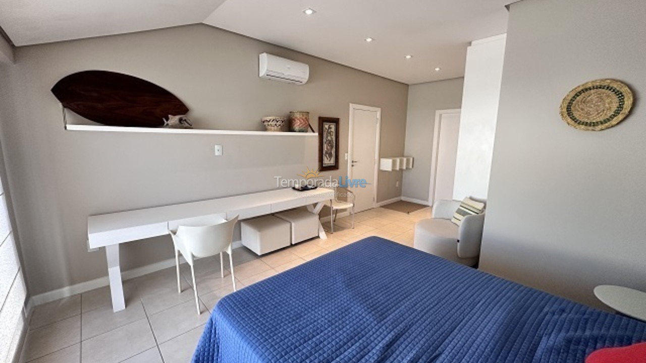 Apartamento para aluguel de temporada em Florianópolis (Praia Brava)