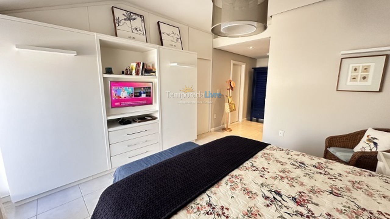Apartamento para aluguel de temporada em Florianópolis (Praia Brava)