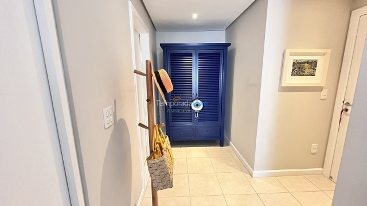 Apartamento para aluguel de temporada em Florianópolis (Praia Brava)