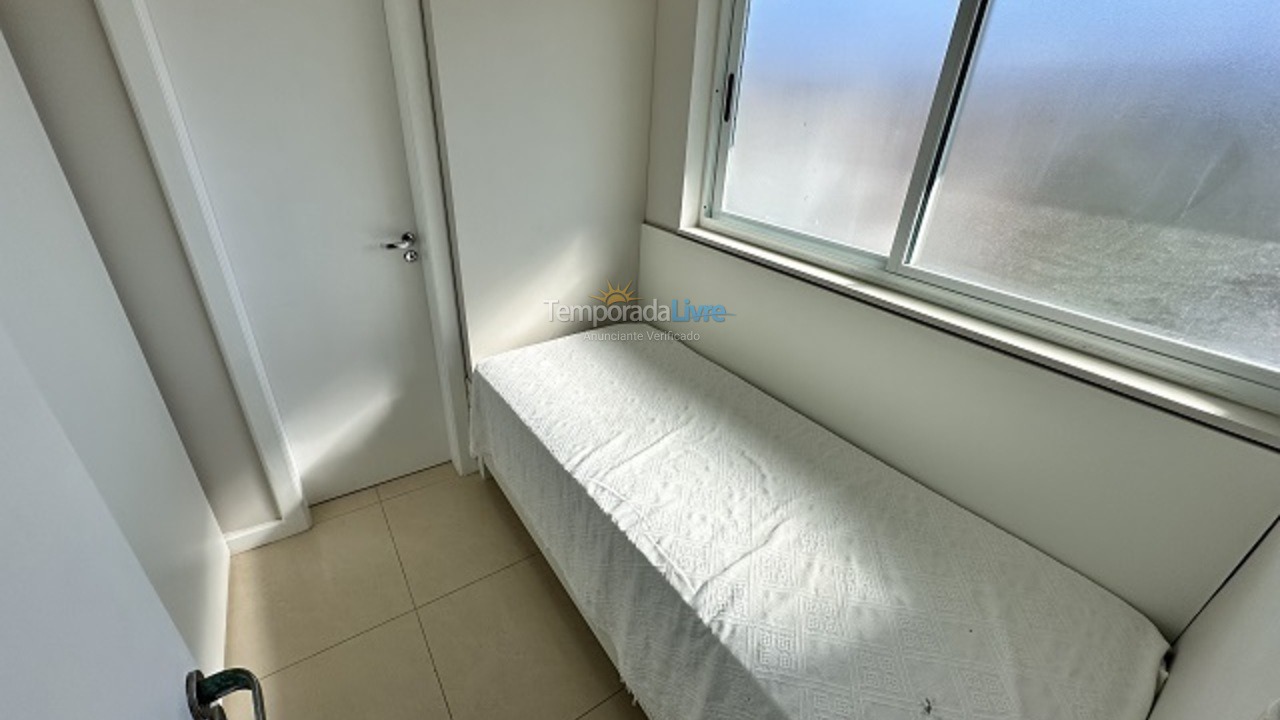 Apartamento para aluguel de temporada em Florianópolis (Praia Brava)