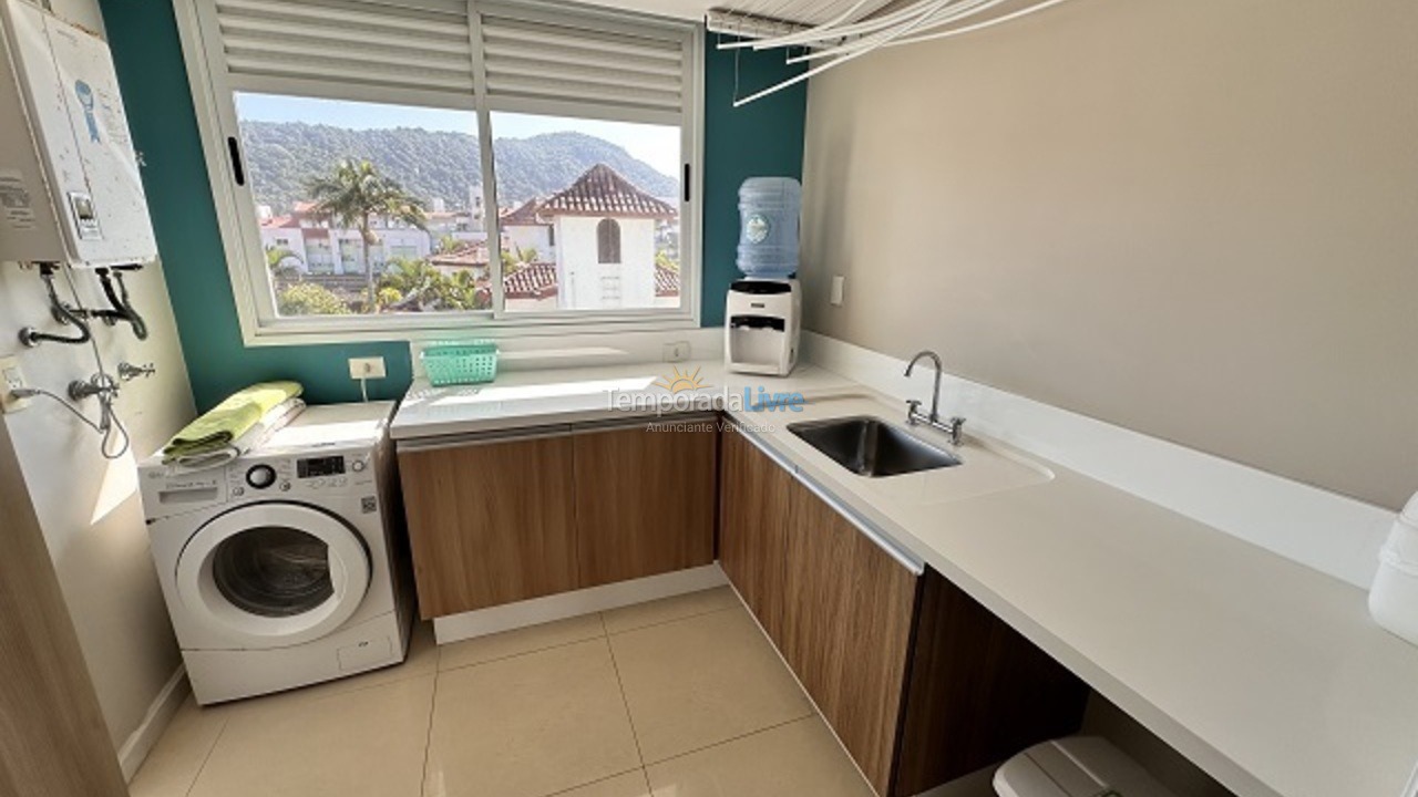 Apartamento para aluguel de temporada em Florianópolis (Praia Brava)