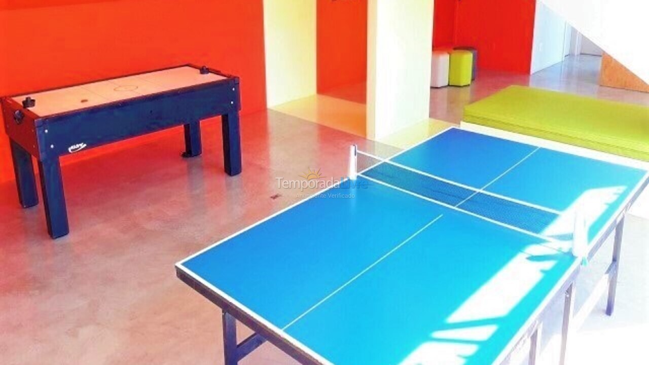 Apartamento para aluguel de temporada em Florianópolis (Praia Brava)