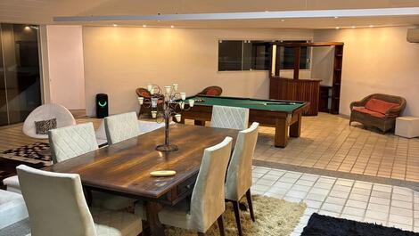 Casa debruçada sobre o mar!! Mais bela vista do Rio!