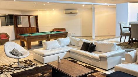 Casa debruçada sobre o mar!! Mais bela vista do Rio!