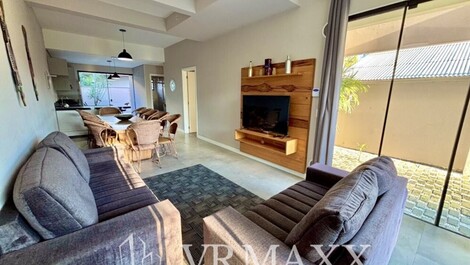 SOBRADO 02 COM PISCINA EM Mariscal para 12 Pessoas