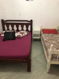 Alquilo una casa por temporada en Villa da Glória, São Francisco do Sul.