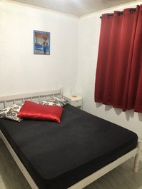 Alquilo una casa por temporada en Villa da Glória, São Francisco do Sul.