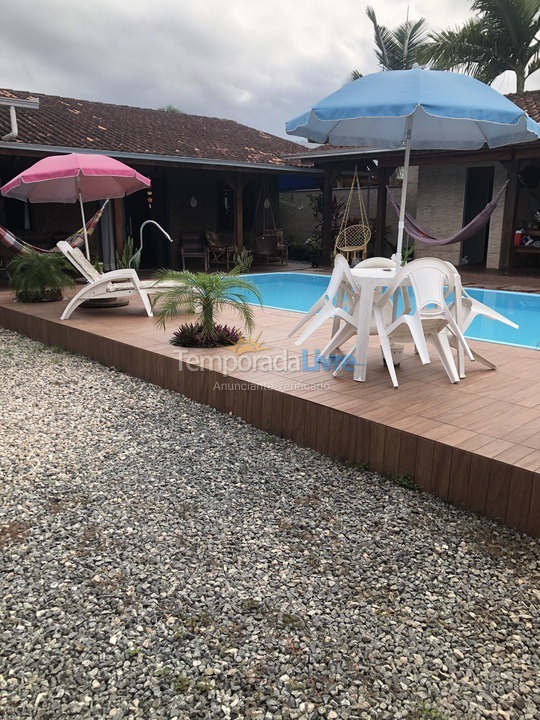 Casa para alquiler de vacaciones em São Francisco do Sul (Vila da Glória)